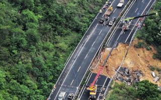 У Китаї в гірській місцевості обвалилася автомагістраль – десятки загиблих